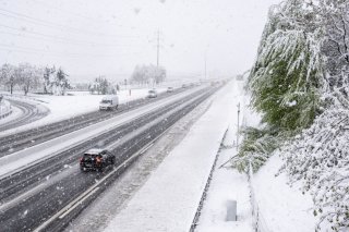 La neige s'était invitée dans la Plaine du Rhône, le 17 avril dernier (photo d'archives). KEYSTONE/JEAN-CHRISTOPHE BOTT